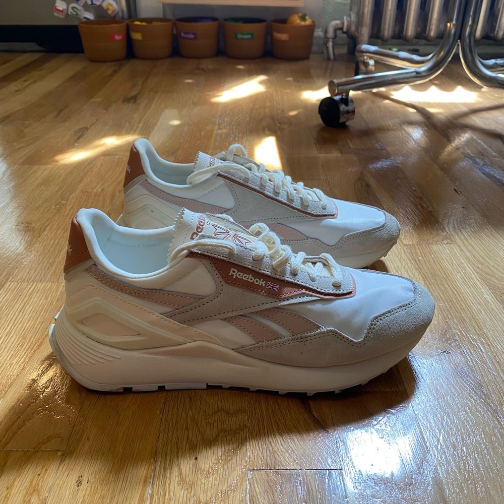 Women’s Reebok Classic Size 8.5 - Picture 5 of 6